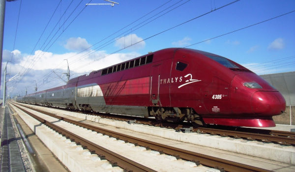 reach brussels to paris by Thalys train
